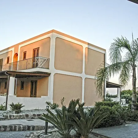 Eolian Aparthotel 3*